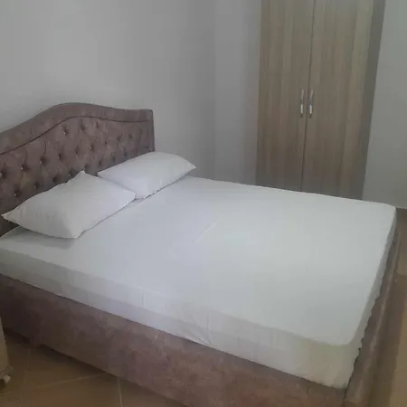 Esaj بيرات