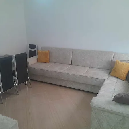 Esaj بيرات